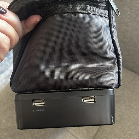 Intertek Charging Tote - Picture 5 of 5